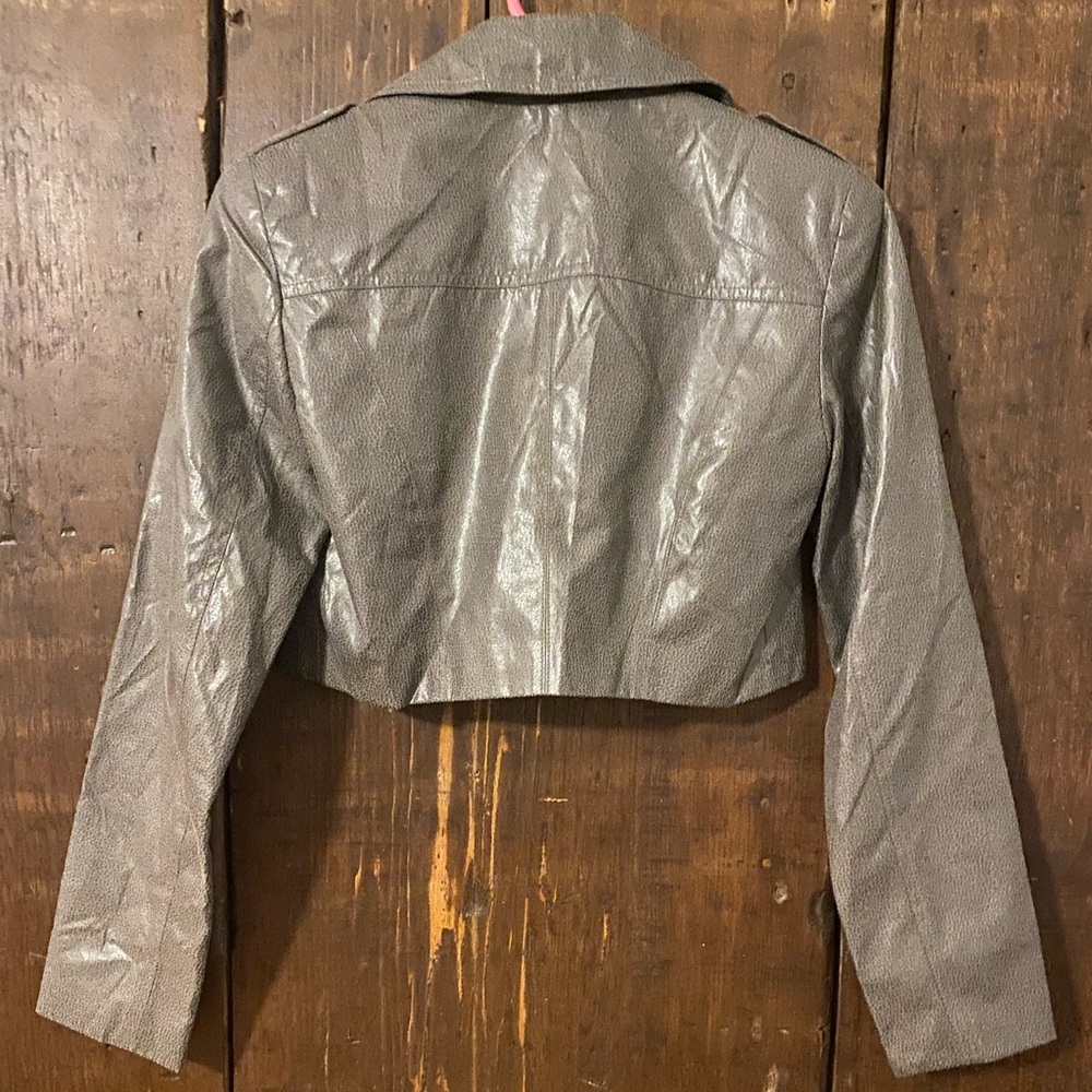 Bisou Bisou cropped faux leather moto jacket - Picture 3 of 5